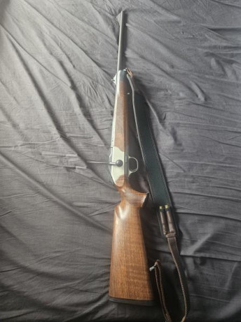 Un amigo saca a la venta su r8 
El rifle esta en cantabria y esta en perfecto estado, con uso normal y 01