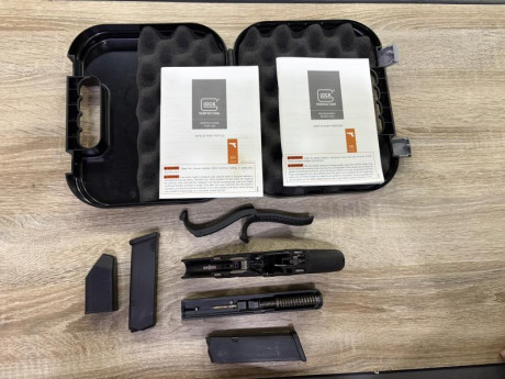 Gestiono la venta de esta Glock 17 gen4 en estado nuevo pues mi amigo no tuvo tiempo de usarla y su viuda 02