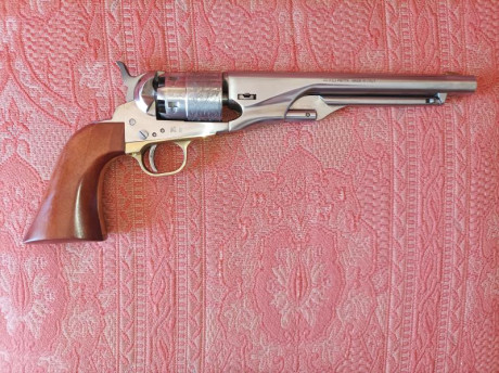 Buenas a todos.
Vendo revolver Pietta Colt 1860 Army Old Sliver.
El revolver lo compré nuevo hace dos 60