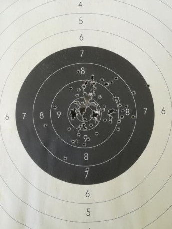 Buenas, vendo carabina alemana Erma modelo M1, en calibre 22 lr, en muy buen estado, con 1 cargador.
Precio 50