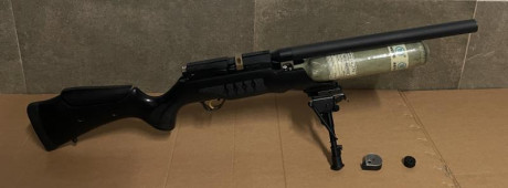 Carabina cometa Lynx V10 en madera negra, calibre 5,5. Tiene como mejoras botella de fibra, regulador 02