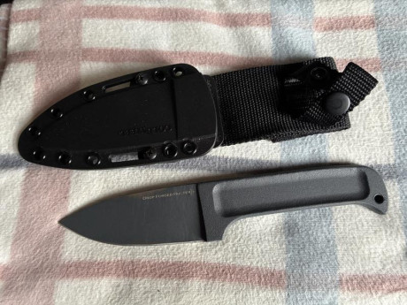 Buenas, pongo a la venta unas cuantas piezas:

-HULTAFORS hacha de trekking Ågelsjön Mini 0.5 Premium
Estado: 21