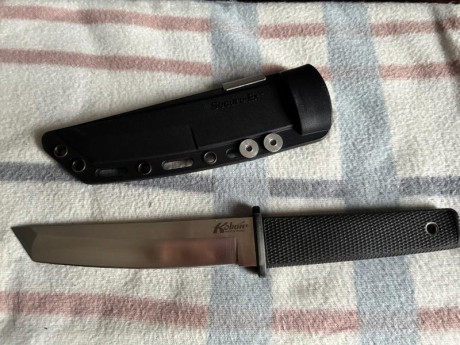 Buenas, pongo a la venta unas cuantas piezas:

-HULTAFORS hacha de trekking Ågelsjön Mini 0.5 Premium
Estado: 31