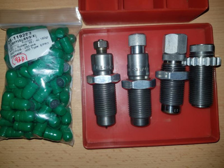 Juego de 4 dies Lee .38-40 y 97 puntas ares para el mismo. Sin su caja ni shell holder. Para envio van 00