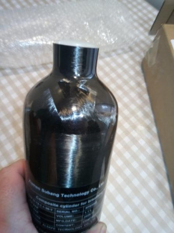 Buenos días.
Vendo botella carbono a estrenar de 300 bar de 1.1 litro.
Dejo fotos
80 euros
Saludos 02