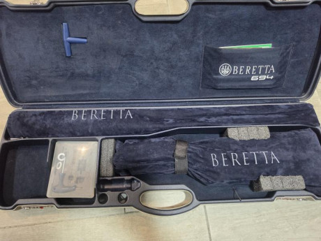 Se vende escopeta Beretta 694 modelo trap, esta en perfecto estado tanto estético como de funcionamiento.

La 00