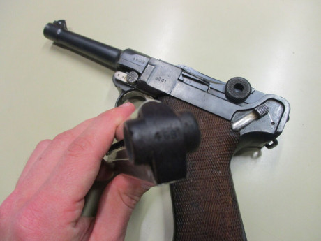 Vendo mi luger P-08 ERFURT "Doppeldatum" 1914-1920. Pavón original.
Todos los números coincidentes, 00