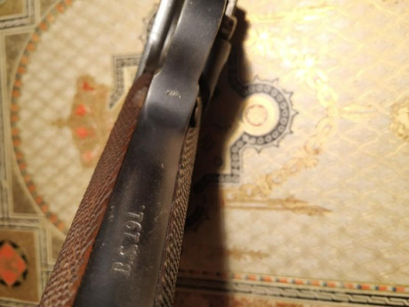 Vendo mi luger P-08 ERFURT "Doppeldatum" 1914-1920. Pavón original.
Todos los números coincidentes, 10