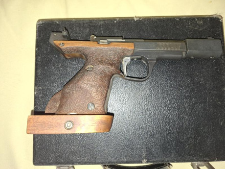 Vendo dos pistolas Unique, una del 22 lr, y otra de 32 sw, ambas en perfecto estado de uso y funcionamiento.

No 02