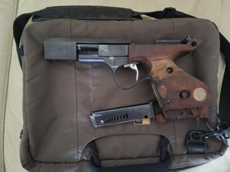 Vendo dos pistolas Unique, una del 22 lr, y otra de 32 sw, ambas en perfecto estado de uso y funcionamiento.

No 11