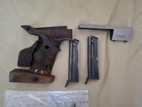 Vendo dos pistolas Unique, una del 22 lr, y otra de 32 sw, ambas en perfecto estado de uso y funcionamiento.

No 10