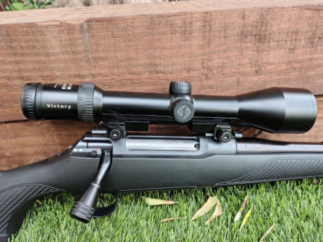  Buenas noches

Pongo en venta un  conjunto de rifle y visor consistente en :

Rifle Sauer Classic XT 62
