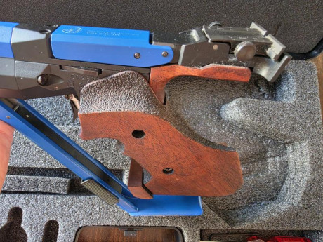 Pongo en venta pistola Feinwerkbau 103 SSP, esta en perfecto estado y funciona a la perfección, la vendo 30