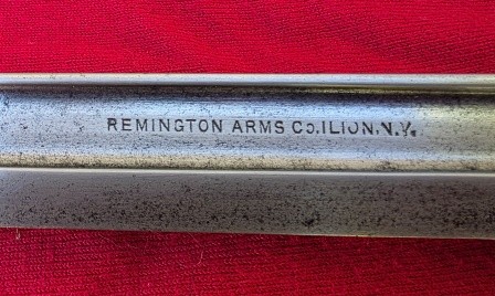 Cuchillo-bayoneta modelo 1897 para uso con el rifle Remington No. 5 Rolling Block de 7 mm. producida en 02