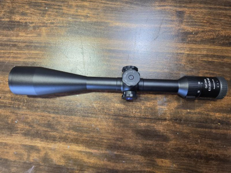 Hola,

Pongo en venta un visor zeiss conquest 6.5-20x50 MC con reticula mildot, esta en perfecto estado, 12