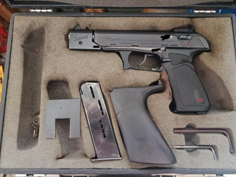 HK p9s Sport, calibre 9 mm, estado muy bueno.
El alojamiento del amortiguador lo he puesto nuevo, tiene 01