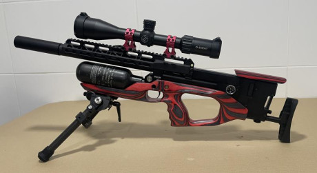 Airmaks Krait W red, calibre 4,5, totalmente nueva y con varios extras. 1650 € 00
