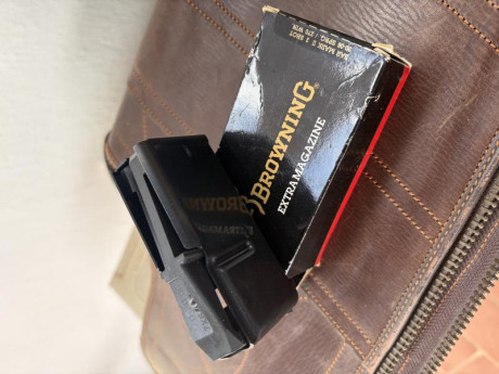 Impecable Browning Bar 2 calibre 30 06 y monturas originales Apel. 
Dos cargadores extra a estrenar. 
Precio 01