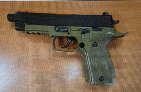Se vende SIG Sauer P226 Combat en muy buen estado, arma muy exclusiva y difícil de encontrar en España. 00