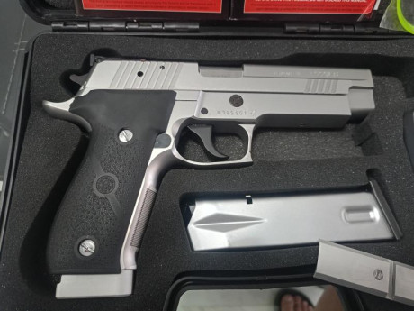 Vendo pistola sig sauer P226 sport cañón de 5 pulgadas inox que decir de esta precisa alemana , 3 cargadores 01