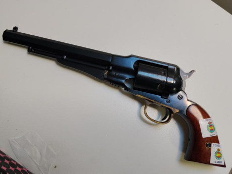 Se vende Uberti Conversion 
Calibre 45 Long Colt, cartucho metálico 
600 euros 
También en móvil y Whatsapp 01