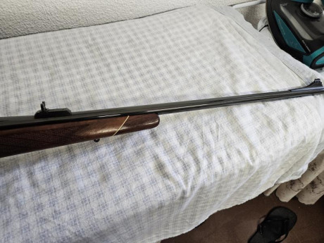 Weatherby Mark V, calibre 270 Weath, con bases y anillas Appel para tubo de 30, más Dies, vainas y algún 01