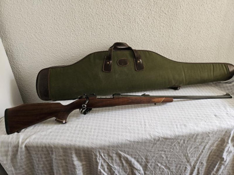 Weatherby Mark V, calibre 270 Weath, con bases y anillas Appel para tubo de 30, más Dies, vainas y algún 00
