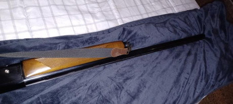 Impecable
5 cartuchos...tengo el tapon para limitar a 3.
3 polichoques...apenas ha tirado 1 caja de cartuchos
Con 00