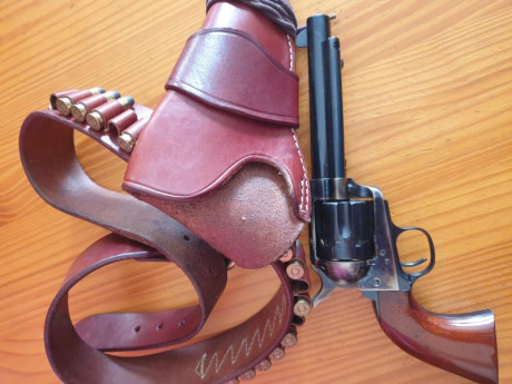 buenas a todos,por no darle uso que fue en su día un capricho,como todos tenemos, vendo este Revolver 00