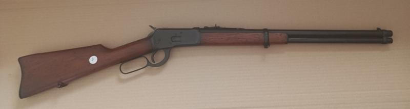 CARABINA TIGRE, calibre 44-40, maderas trabajadas al aceite. Se encuentra en Valencia. Precio 400€, envío 02