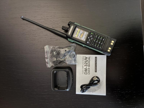 A la venta este walkie digital/analógico.
Fué un regalo pero mo tengo ni idea de utilizarlo mas allà de 02