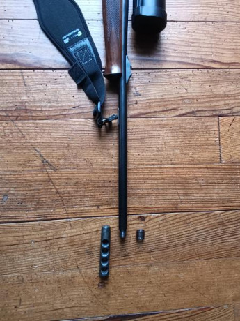 Buenas a todos pongo a la venta este rifle , funciona impecable.Tiene rosca homologada con su documentación 01