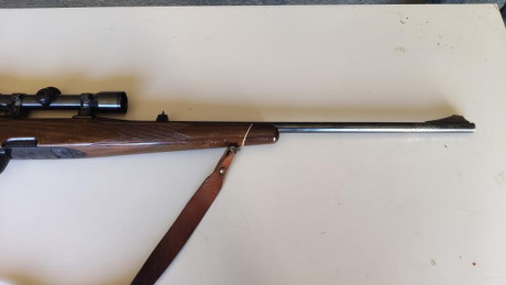 Se vende Steyr Mannlicher en calibre 30-06 co0n visor Kahles con aumentos fijos de 4 aumentos y de pulgada 00