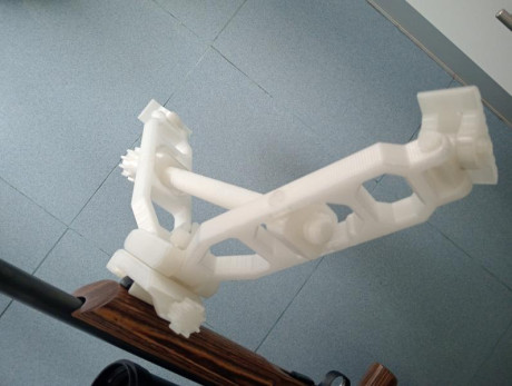 Vendo bípode delantero para F-Class Restricted / Open (macizo). Ultra rígido para evitar torsiones y absorber 01