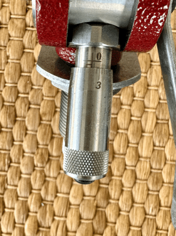 Buenas tardes, vendo un  dosificador marca Hornady con rotores de pistola y de rifle. 
Va con el adptador 12