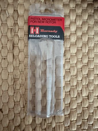 Buenas tardes, vendo un  dosificador marca Hornady con rotores de pistola y de rifle. 
Va con el adptador 22