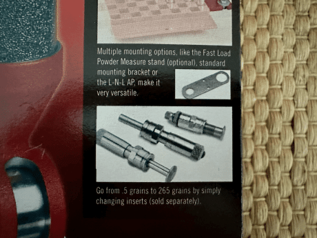 Buenas tardes, vendo un  dosificador marca Hornady con rotores de pistola y de rifle. 
Va con el adptador 20