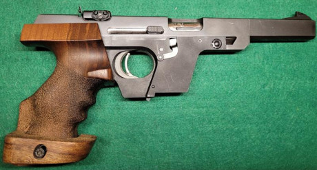 Vendo pistola Walther GSP cal 22LR con dos cargadores y en maletín metálico con acolchado interior, se 00