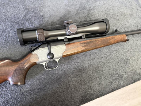 pongo a la venta estupendo Blaser R93 en calibre 7 mm Remington Magno. El rifle está en un estado impecable. 02