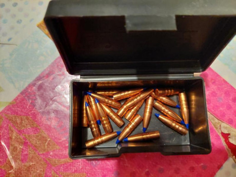 Vendo rifle Browning A-Bolt culata mimetizada de material sintético, recamarado para el cartucho 243 WSSM 10
