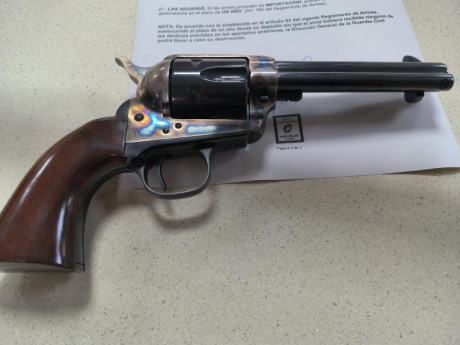 Buenas tardes vendo mi Revolver Aldo UBERTI Cal.357 Mag lo compré por un capricho y no lo utilizo solo 02