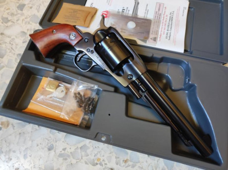A LA VENTA REVOLVER DE AVANCARGA RUGER OLD ARMY CALIBRE .45 (CUARENTA Y CINCO) CON ELEMENTOS DE PUNTERÍA 01