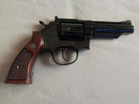Saludos. Ya soy Veterano, y me voy a ir quitando del tiro olimpico. 
Vendo revolver LLama 4" en 38 02