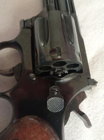 Saludos. Ya soy Veterano, y me voy a ir quitando del tiro olimpico. 
Vendo revolver LLama 4" en 38 00