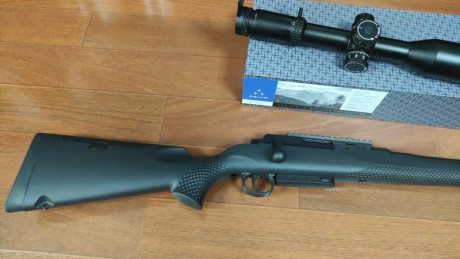 Nuevo rectilimeo de Máuser,modelo M25 EXTREME sintético,calibre 300wm ,con carril weaver para anillas.
Rifle 02