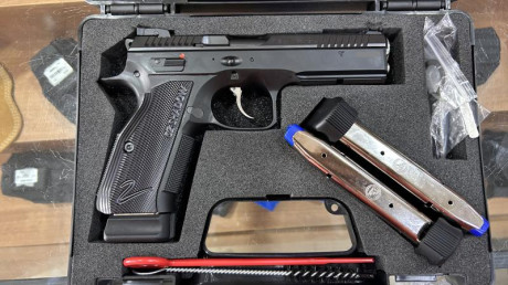 Buenas tardes a todos!
Tengo una duda existencial con este modelo. Tenía encargada una shadow 2 OR pero 60