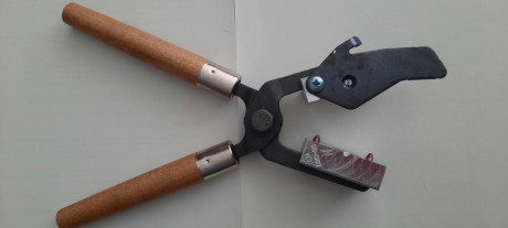 Se vende turquesa de la marca Lee de calibre 690. 
Precio 38 euros.
Se  incluye en el precio los gastos 01