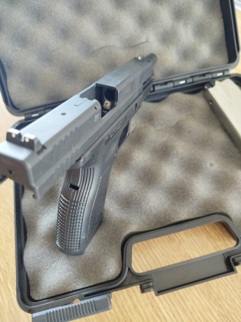 Como pone el titulo vendo pistola HS-9 Tactical del 9mm con 4 cargadores metálicos . Caja del propio arma 11