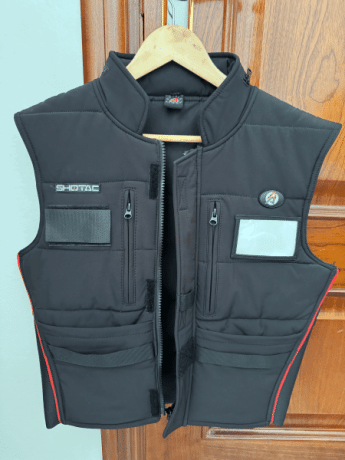 Vendo chaleco especifico para IPSC Double-Alpha en perfecto estado

Aislamiento térmico de grosor medio 00