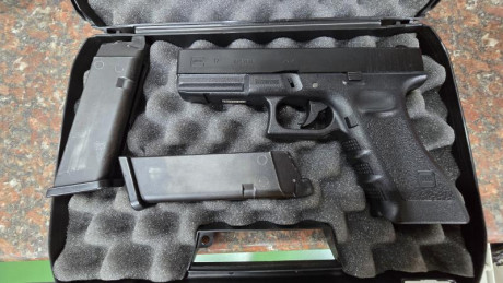 Se vende Pistola Clock 17 Airsoft  Poco uso 

50 Euros 

Madrid Mostoles 00